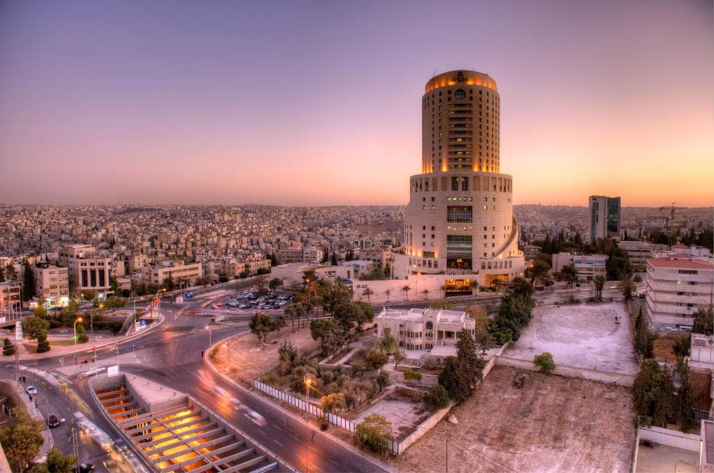 نسب إشغال فنادق جبل عمّان وصلت لـ 95% تزامنا مع زفاف ولي العهد