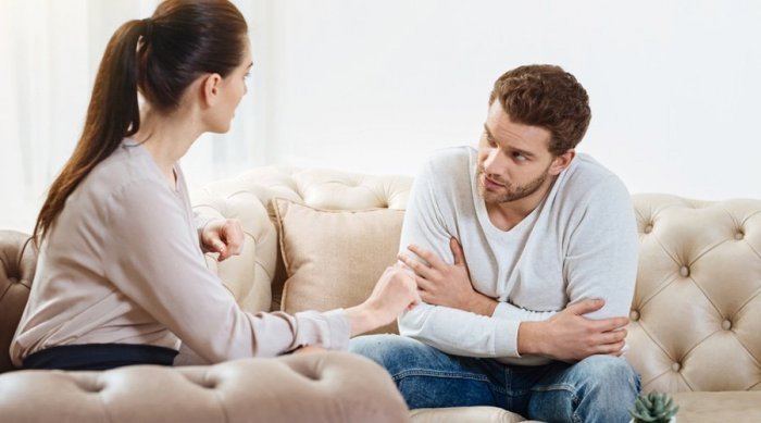 أبي على علاقة مع امرأة مطلقة  ..  كيف أتصرف