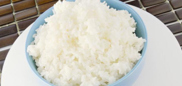 هل تريدين أن يصبح الأرز أبيض بعد طهوه؟ ..  إليكِ الطريقة السهلة
