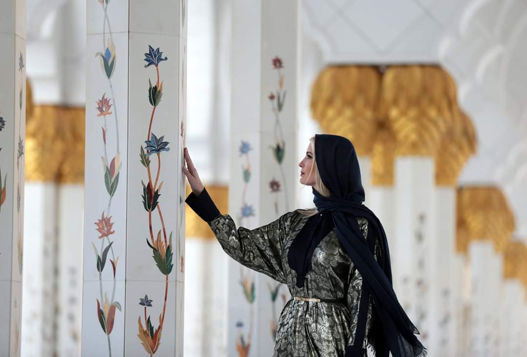 بالفيدبو  ..  إيفانكا ترامب في جامع الشيخ زايد في أبوظبي  