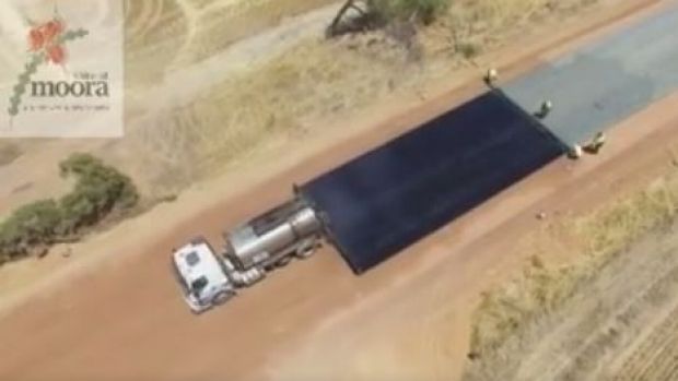 فيديو مذهل لعملية تعبيد طريق في أستراليا