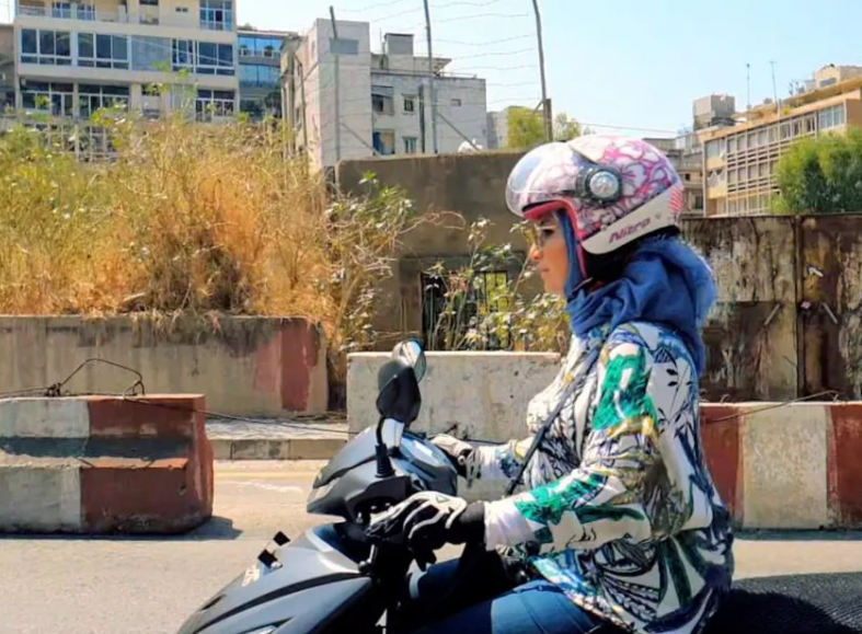 في ضوء غلاء اسعار المواصلات ..  لبنانية تقدم حلولاً للذهاب للعمل 