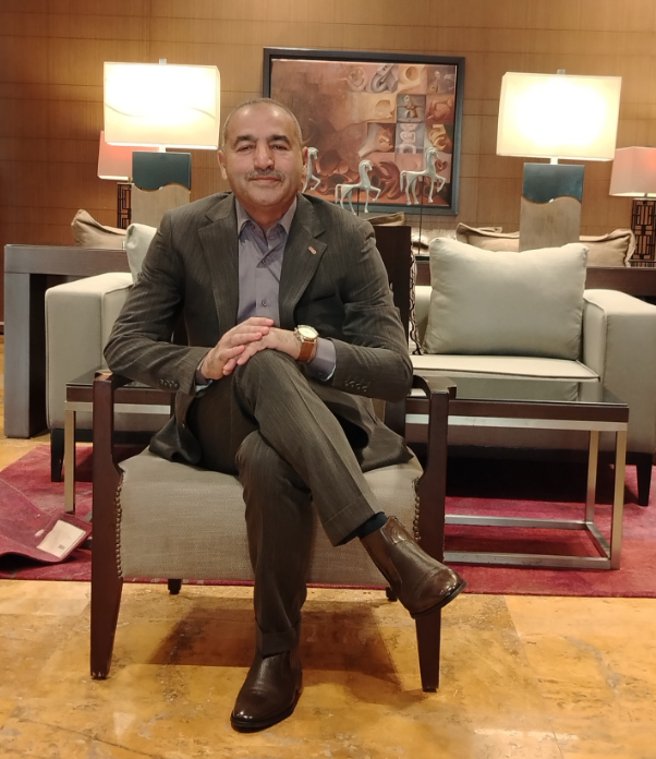 العميد المتقاعد يوسف العيطان يشيد بجهود الخدمات الطبية الملكية وكوادر مركز الملكة علياء لجراحة القلب