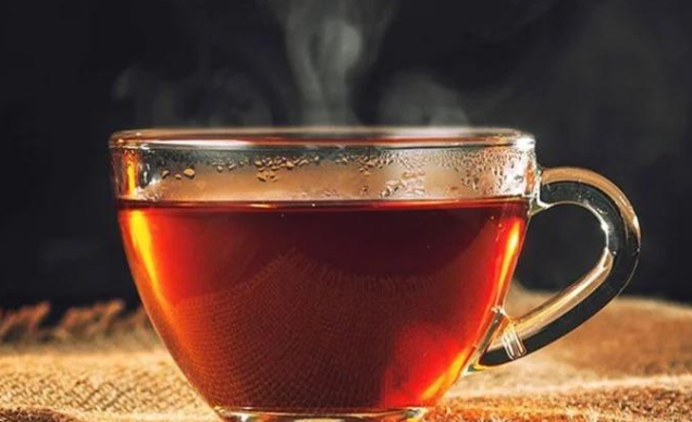 خطأ ترتكبه عند إعداد كوب من الشاي تجنبه الآن