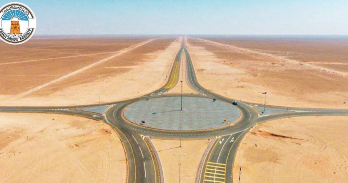 السعودية وسلطنة عُمان تفتتحان أول طريق بري بينهما بطول 725 كيلو مترا