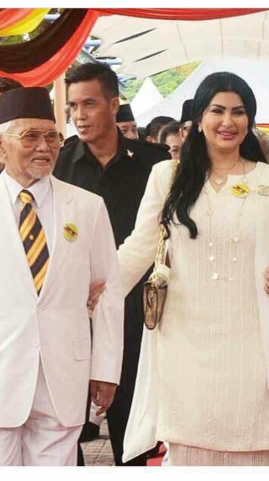 بالصور ..  حاكم كوالالمبور في ماليزيا يتزوج من لاجئة سورية ويعينها نائبةً له