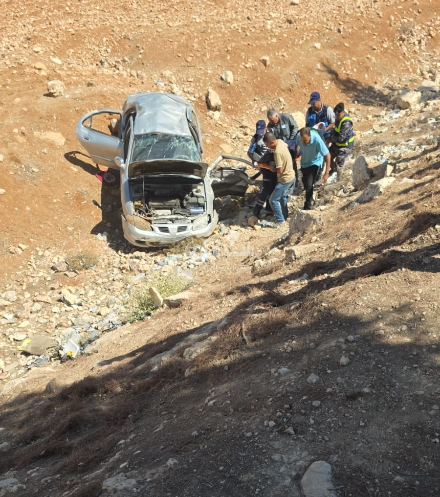 بالصور  ..  اصابات بحادث تصادم بين عدد من المركبات في اربد