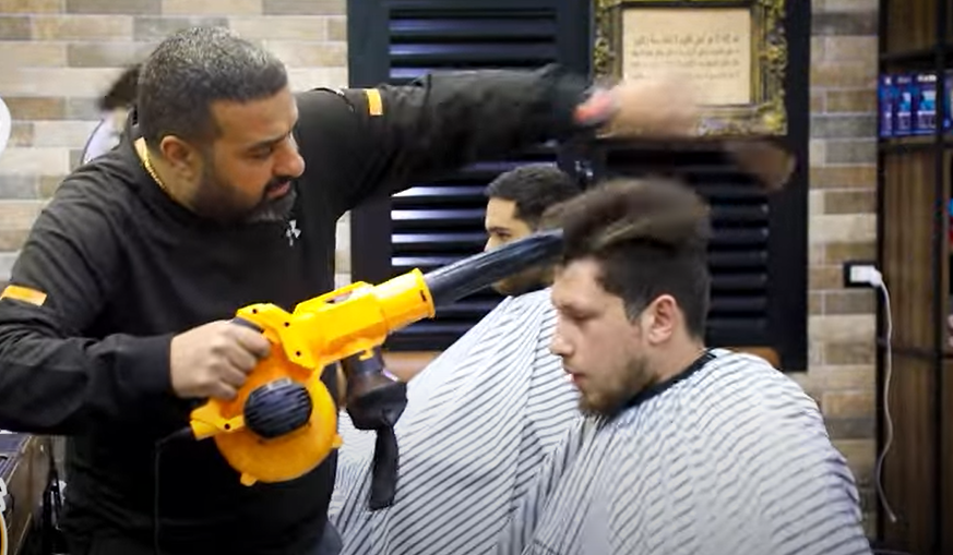 الكاميرا الخفيه: هوفر شعرك