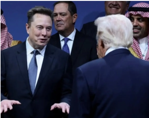 إيلون ماسك يلتقي ترامب في البيت الأبيض ..  هل انتهت القطيعة؟