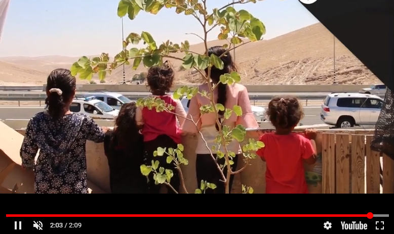 بالفيديو ..  أطفال الخان الأحمر يتحدّثون عن الاحداث المستمرة في منطقتهم 