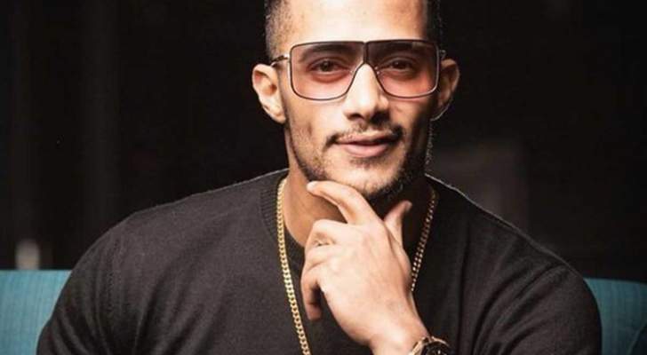 بالصور  ..  محمد رمضان يكشف كواليس فيديوهات إلقاء الدولارات المثيرة للجدل