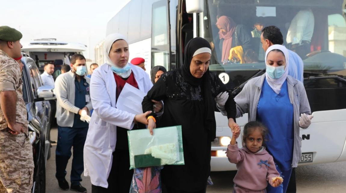 الجيش: إجلاء 20 طفلًا غزيًا لاستكمال علاجهم في المستشفيات الأردنية