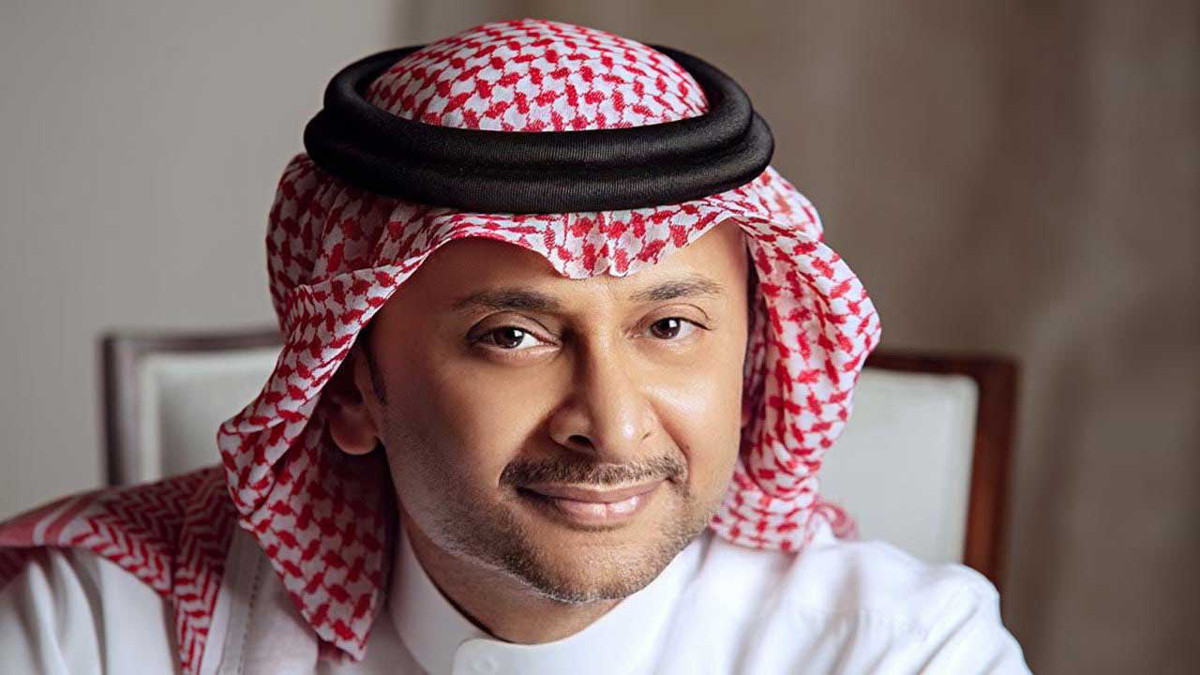 عبدالمجيد عبدالله يعلق على تقليد فتاة كويتية ملامحه بالمكياج