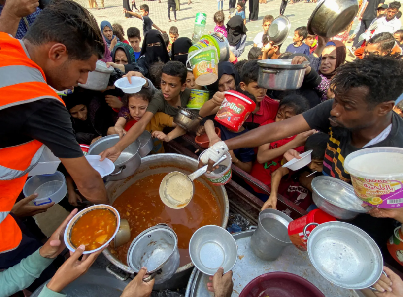 برنامج الأغذية: نصف سكان القطاع يعانون من الجوع