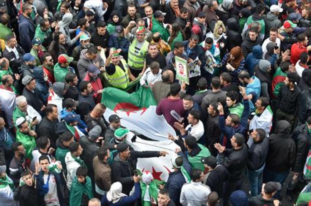 احتجاجات في الجزائر رفضا للانتخابات الرئاسية 