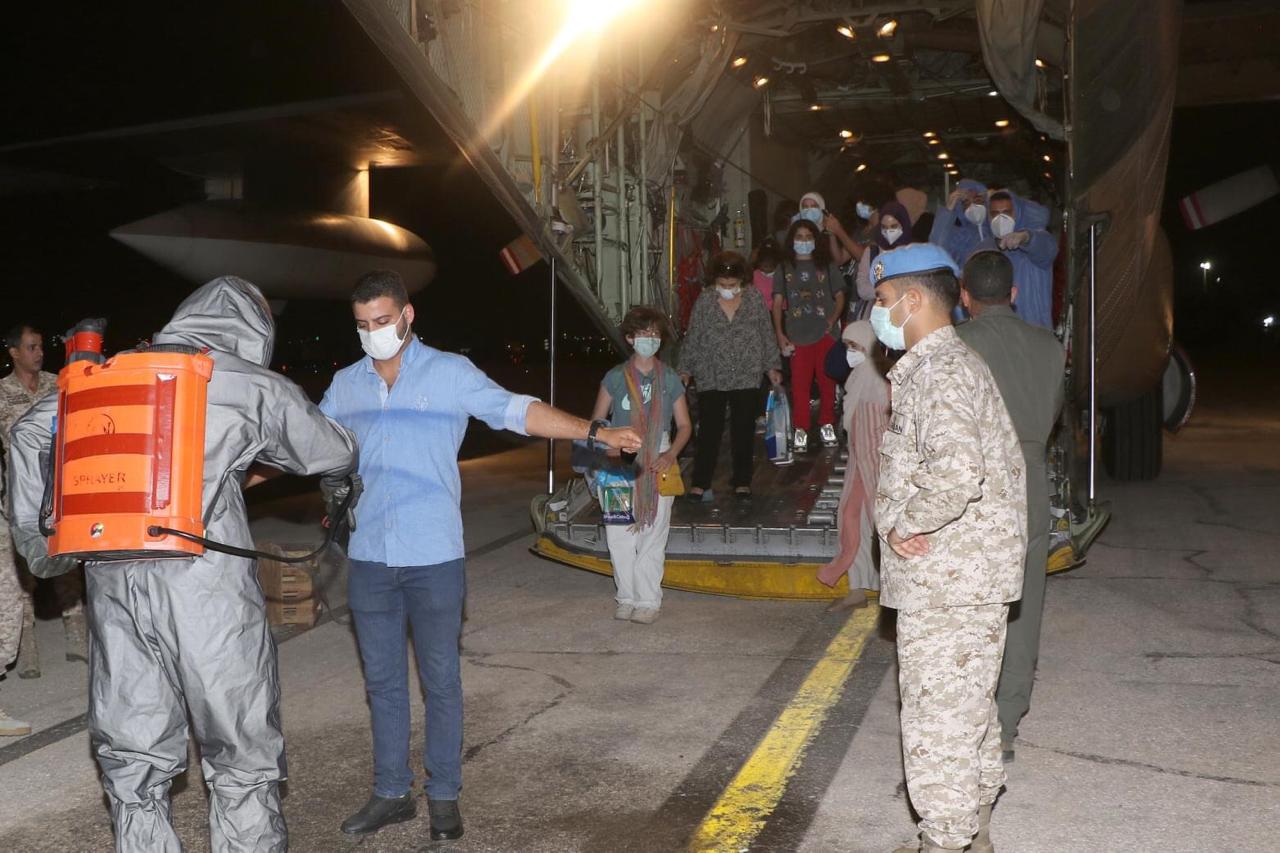 اعادة والدة النائب طارق خوري من لبنان واخضاعها للحجر