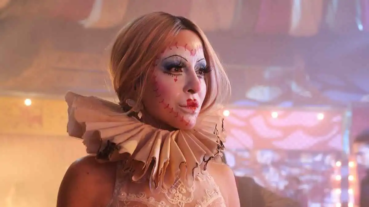 سارة أبي كنعان تخطف الأنظار بشخصية "الحسناء المصابة بالسرطان"  