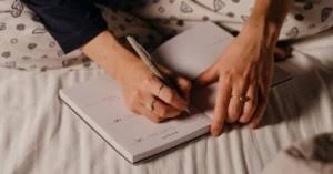 عشان تحقق اللى نفسك فيه ..  مطورة طاقة توضح موعد كتابة ورقة الأمنيات وصياغتها