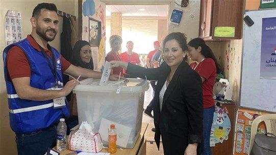 كارين رزق الله من قلم الإقتراع: هالمرة مصيرنا على المحكّ!