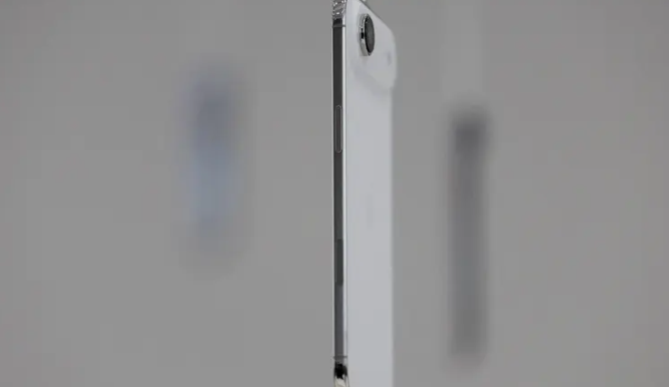 آيفون إير النحيف يخيب آمال أبل مع خطأ تسعير ثبط اهتمام المستهلكين