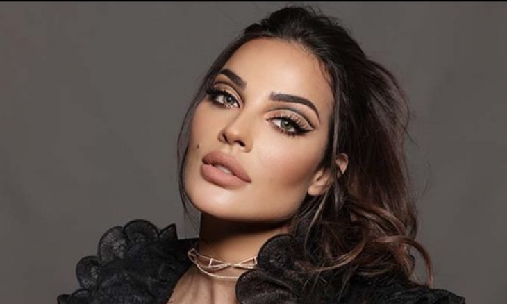 هل خدشت صورة نادين نسيب نجيم الحياء؟