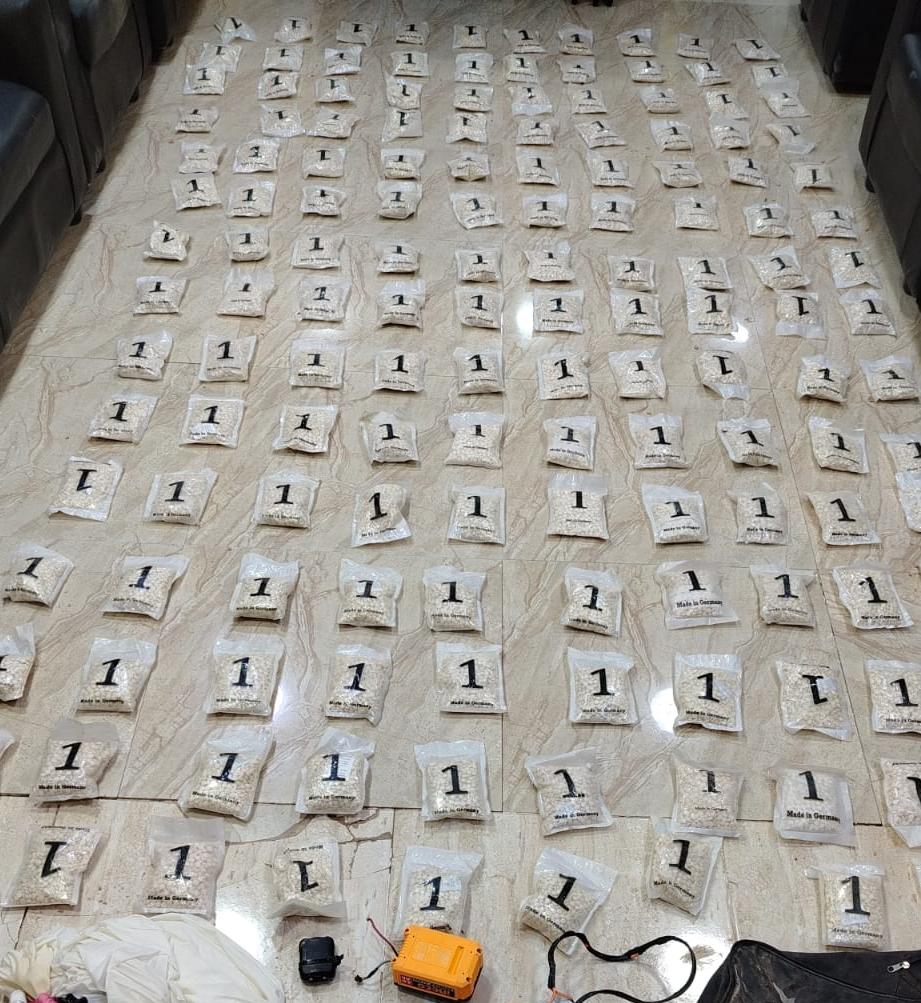 الجيش يحبط 3 محاولات تهريب كمية كبيرة من المواد المخدرة بواسطة بالونات