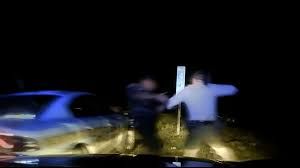 شاهد لحظة اصطدام سيارة تيسلا بسيارة شرطة أمريكية أثناء تشغيل الأوتوبايلوت