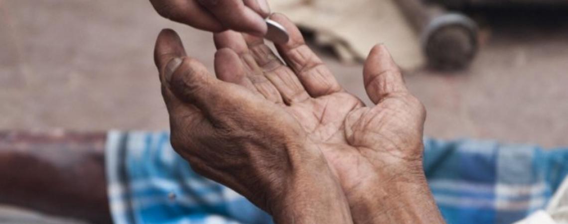 الكرك: متسول يعرض حصيلة تسوله مناصفة مع مواطن مقابل غض الطرف عنه 