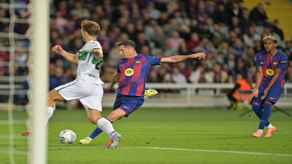 برشلونة يستعيد نغمة الفوز بثلاثية في مرمى إلتشي بالدوري الإسباني