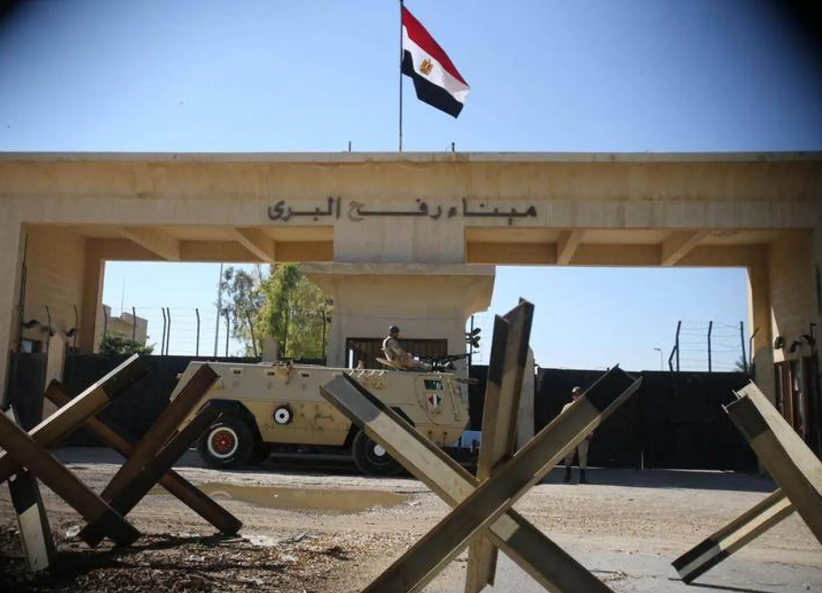 معبر رفح سيتحول إلى “فخ” وتحذير فلسطيني عاجل ..  ماذا يجري فيه؟ وما قصة “المصيدة” الإسرائيلية؟ 