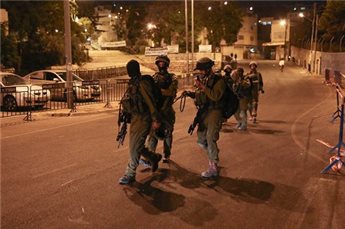 بالاسماء  .. الاحتلال يعتقل 3 شبان في نابلس 