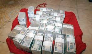ثري سعودي يشتري لوحة عادية بـ"100" مليون دولار 