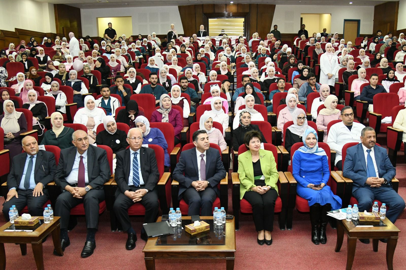 مشاريع توعوية في احتفالية يوم القبالة في جامعة العلوم والتكنولوجيا 