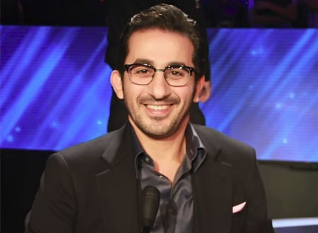  أحمد حلمي يقبّل نجوى  ..  والجمهور يطالب منى زكي بالتدخل