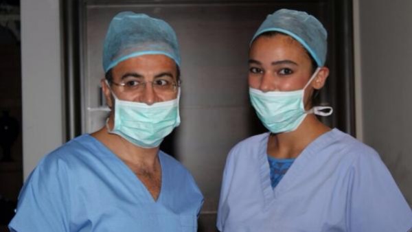 بالصور: ملكة جمال تركيا في زيارة غامضة لأنابيلا هلال وزوجها للدكتور نادر صعب