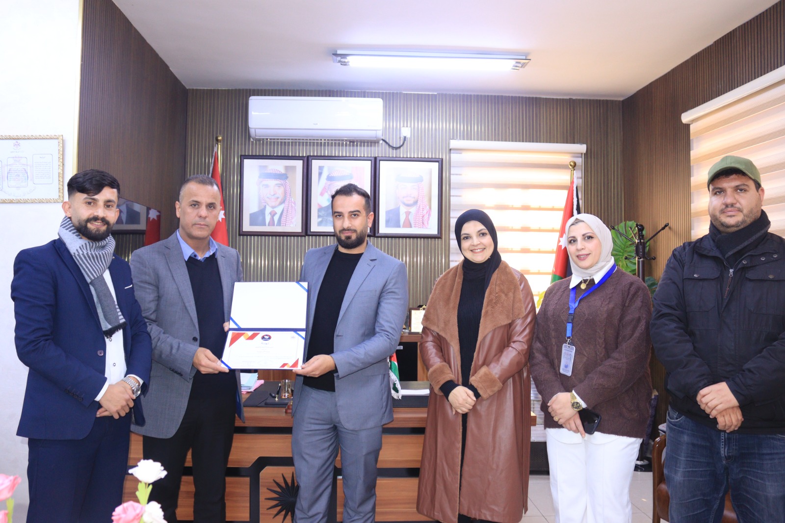 الهديرس يكرم المعلم الدراوشة لحصوله على المركز الثالث في مسابقة مسرح المناهج على مستوى إقليم الوسط (أ)