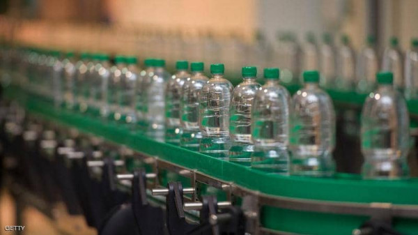 ماء الزجاجات البلاستيكية ..  ماذا يفعل بالجسم؟