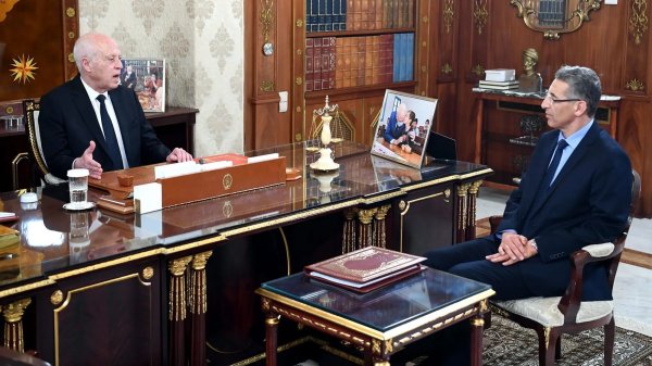 تونس  ..  استقالة وزير الداخلية بعد وفاة زوجته