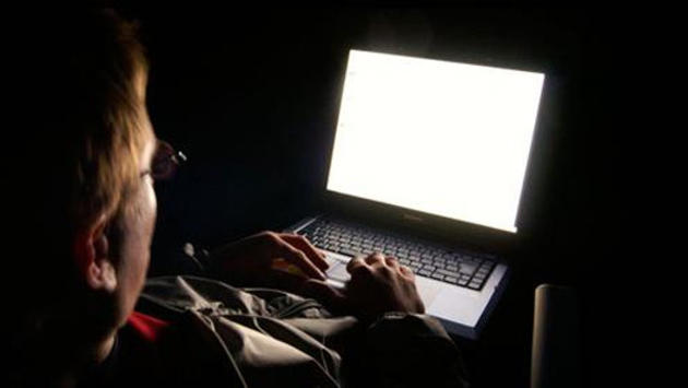 دراسة حديثة ..  الأفلام الإباحية تؤذي الدماغ
