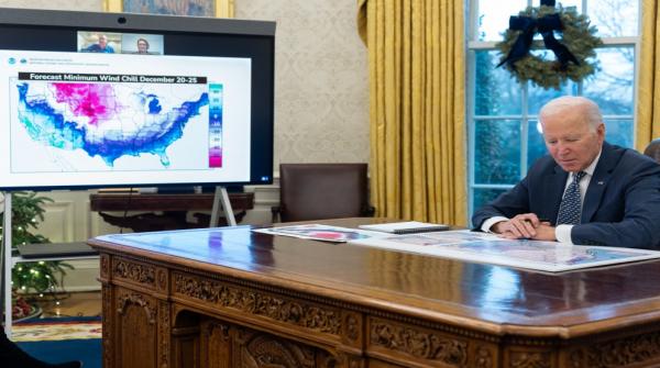 بايدن يوقع قانون الميزانية بقيمة 1700 مليار دولار