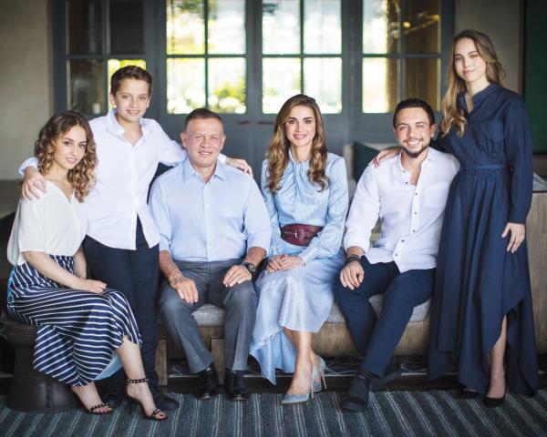 جلالة الملكة رانيا العبدالله تهنئ عائلتها بالعام الجديد