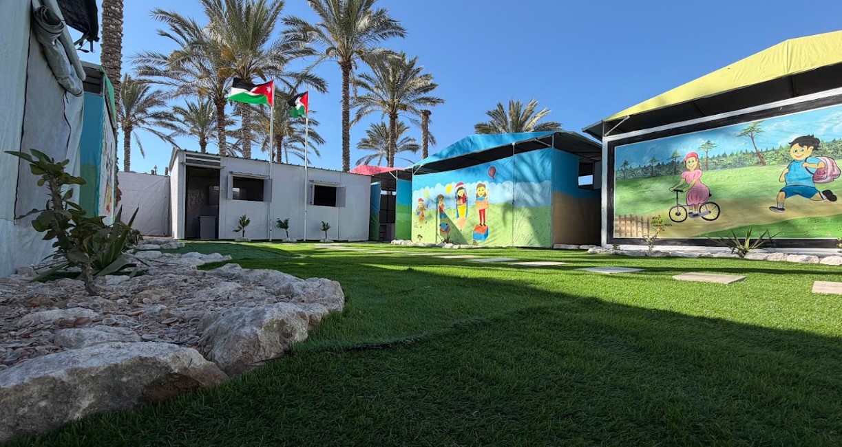 “الخيرية الهاشمية” والحملة الأردنية تعيدان الحياة لمدرسة جنوب قطاع غزة