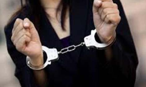 تحويل سيدة للنائب العام بتهمة السرقة