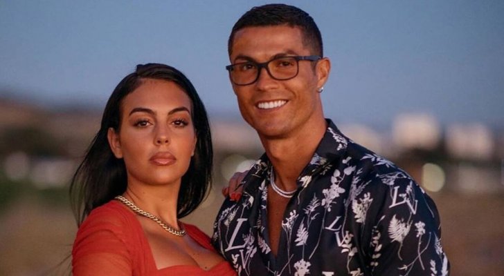 تسريب صورة من زفاف كريستيانو رونالدو وجورجينا رودريغز ..  شاهدوا فستانها