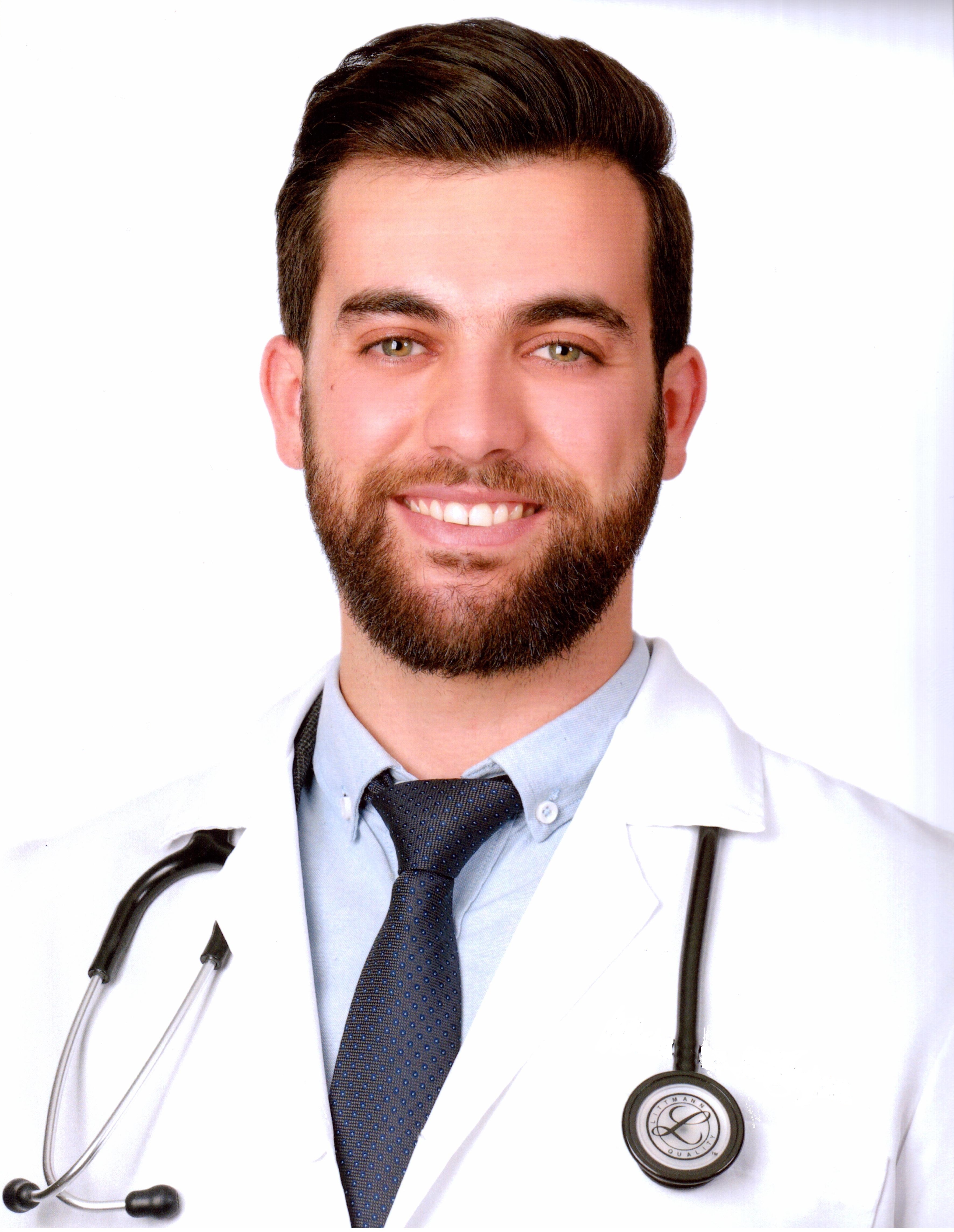 الدكتور راشد العمري  ..  مبارك التخرج من كلية الطب