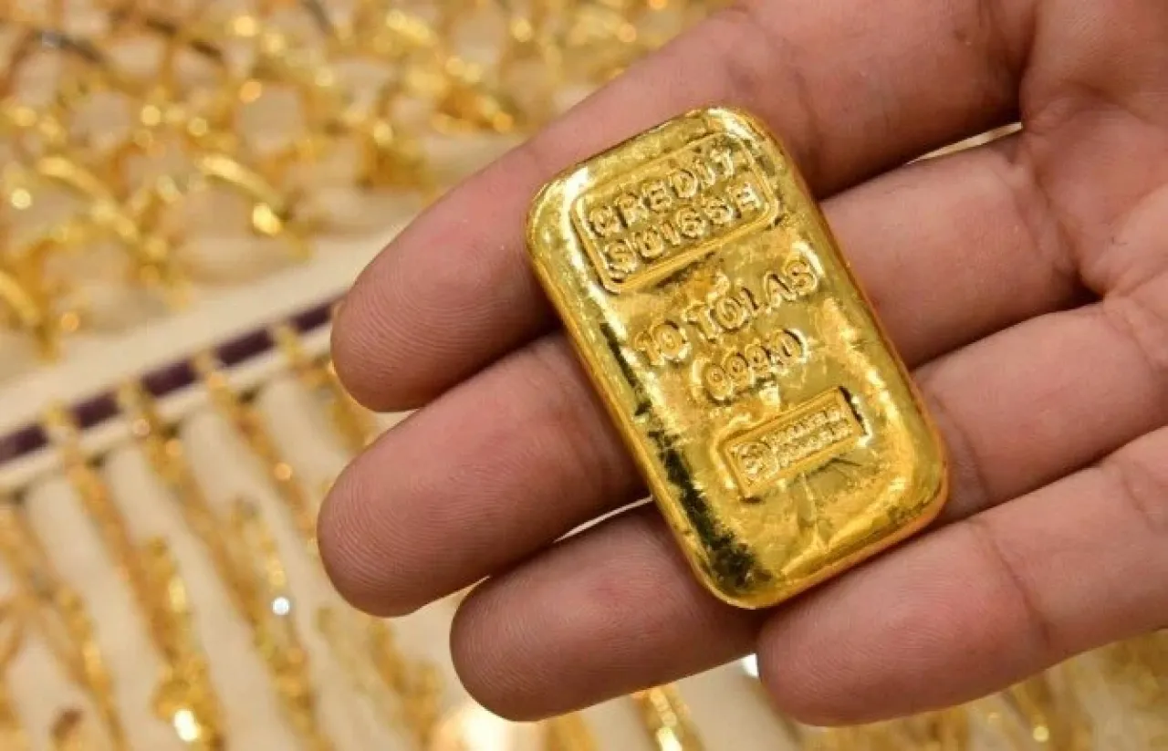 عربي وأوروبي يحاولان الاحتيال على أردنيين بأونصة ذهب مقلدة  
