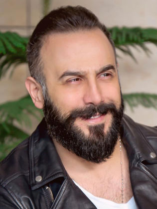 ارتبط بخمس نساء وفضل التمثيل على دراسة الحقوق ..  تعرف على أبرز محطات حياة قصي خولي 