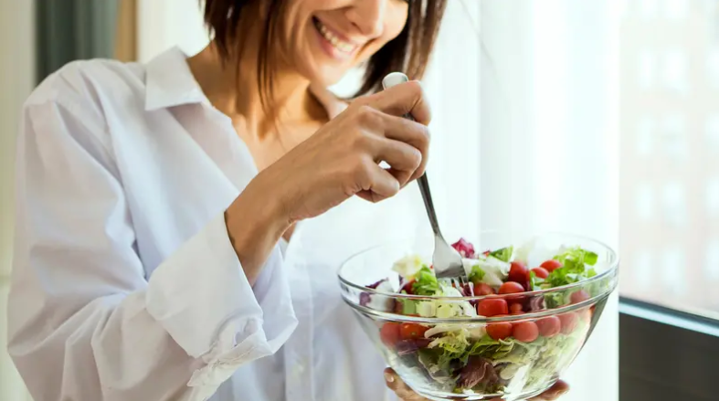 أبرزها الشبع بنسبة 80% ..  6 نصائح يومية لحياة صحية أفضل