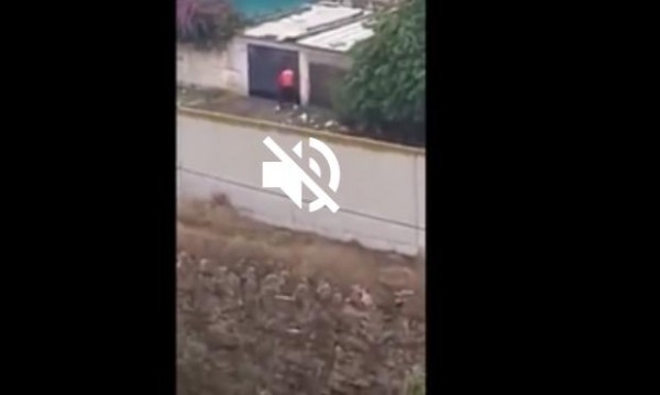  اعتداء وحشي على فتاة بالطريق العام في المغرب دون تدخل أحد لإنقاذها  .. "تفاصيل"