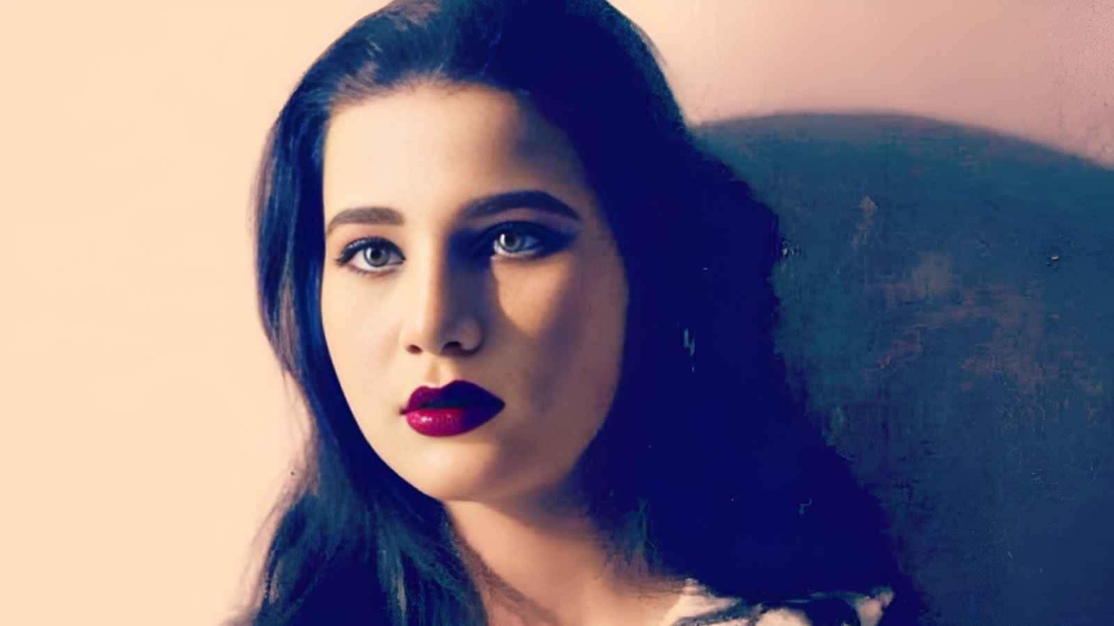 في ذكرى ميلادها ..  لماذا أوصت زبيدة ثروت دفنها بجوار عبد الحليم حافظ؟